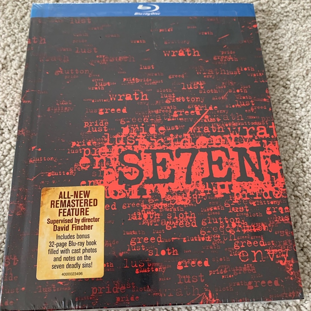 Se7en Blu-ray with Bonus Booklet